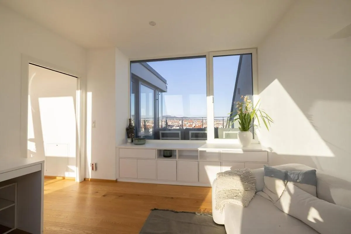 וינה Top Floor Apartment With Terrace And Views