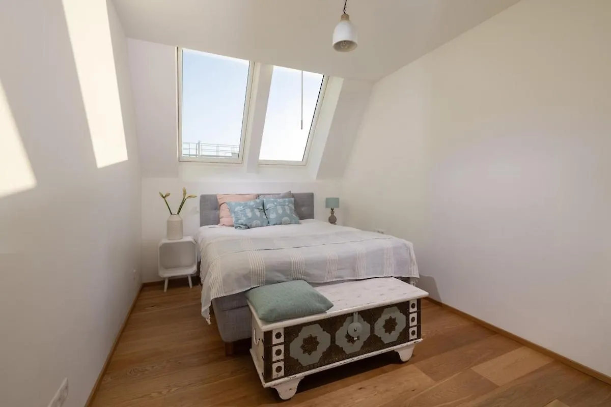 Top Floor Apartment With Terrace And Views Vídeň