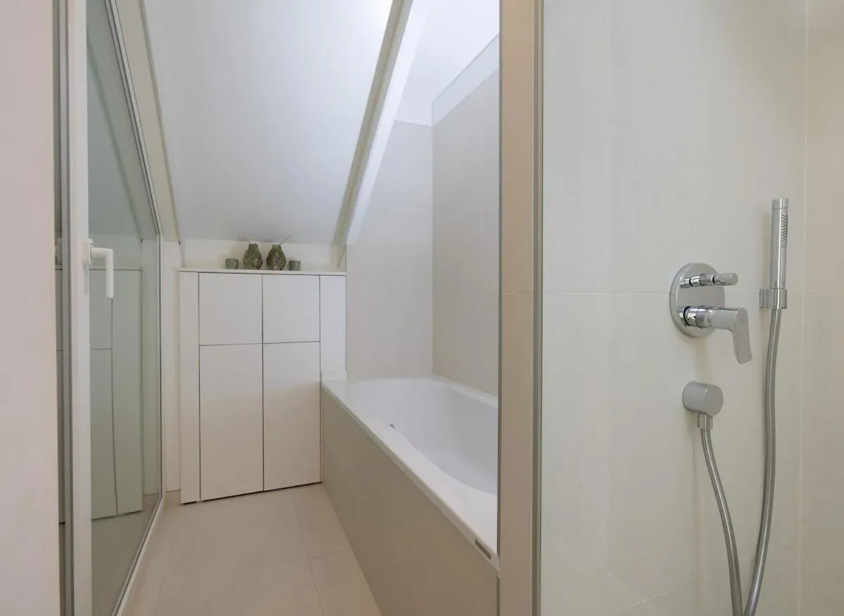 וינה Top Floor Apartment With Terrace And Views 0*,  אוסטריה